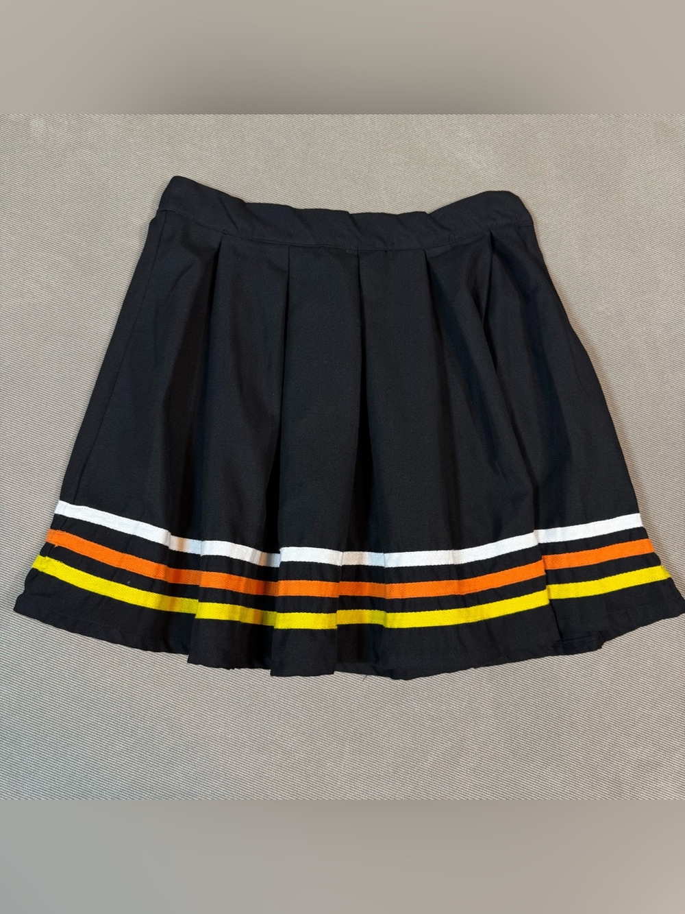 Hot Topic Women's Pleated Cheer Goth Mini Skirt Medium Black Candy Corn Stripes